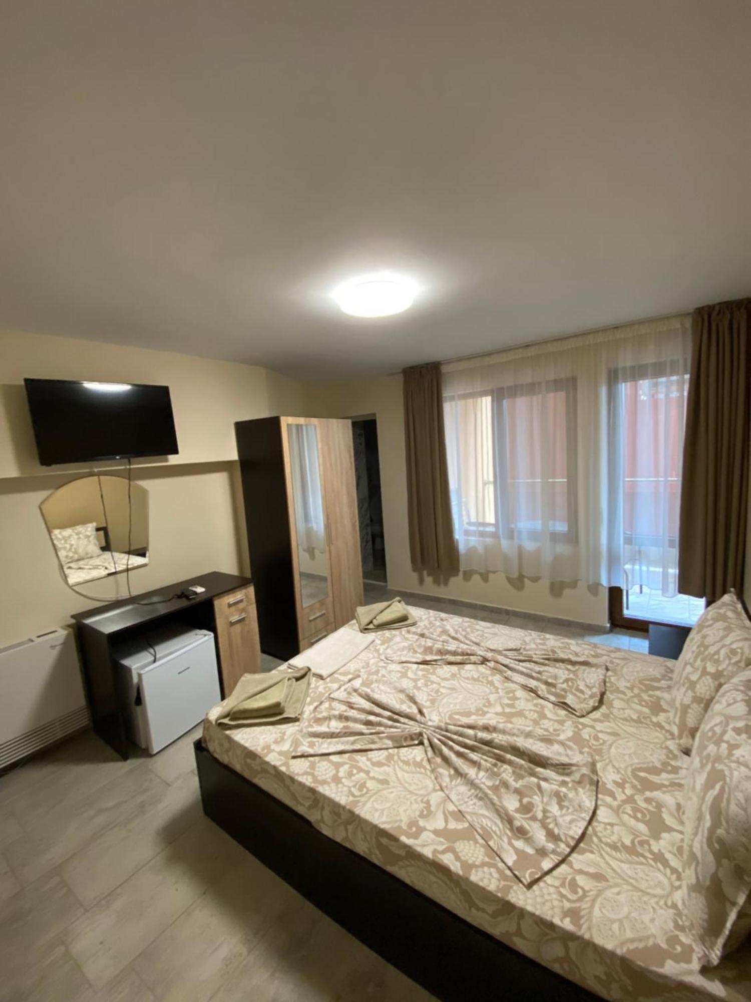 Guest Rooms Wild Duck Ezerets エクステリア 写真