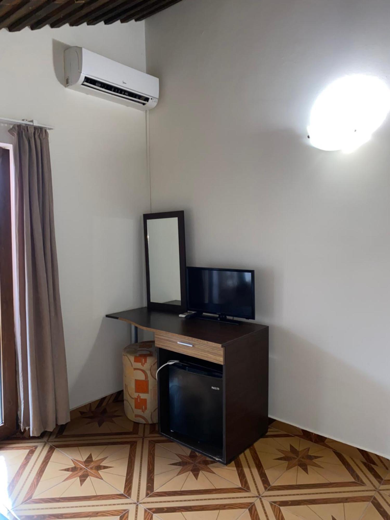 Guest Rooms Wild Duck Ezerets エクステリア 写真